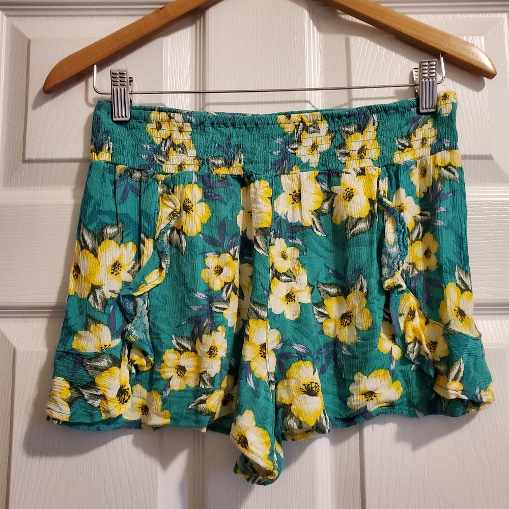 Green and yellow flower cotton shorts